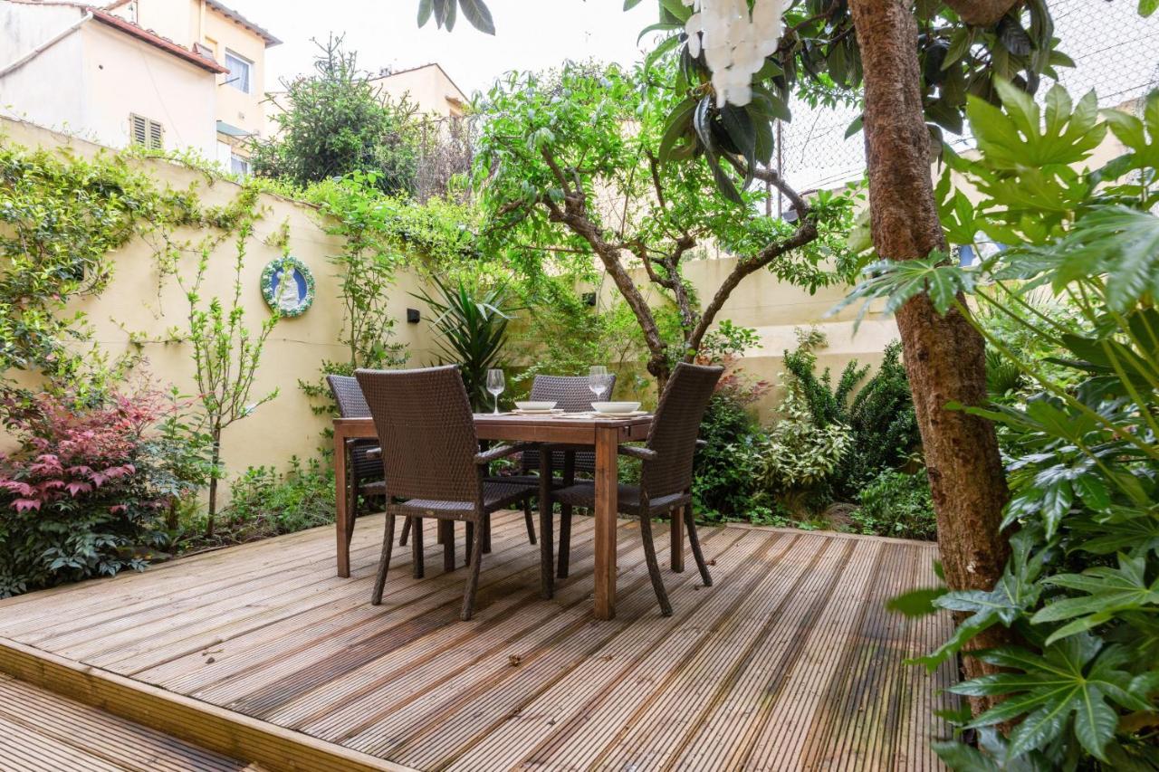 Oltrarno Bright Apartment Con Patio Privato Firenze Bagian luar foto