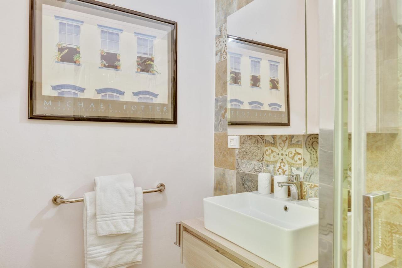 Oltrarno Bright Apartment Con Patio Privato Firenze Bagian luar foto